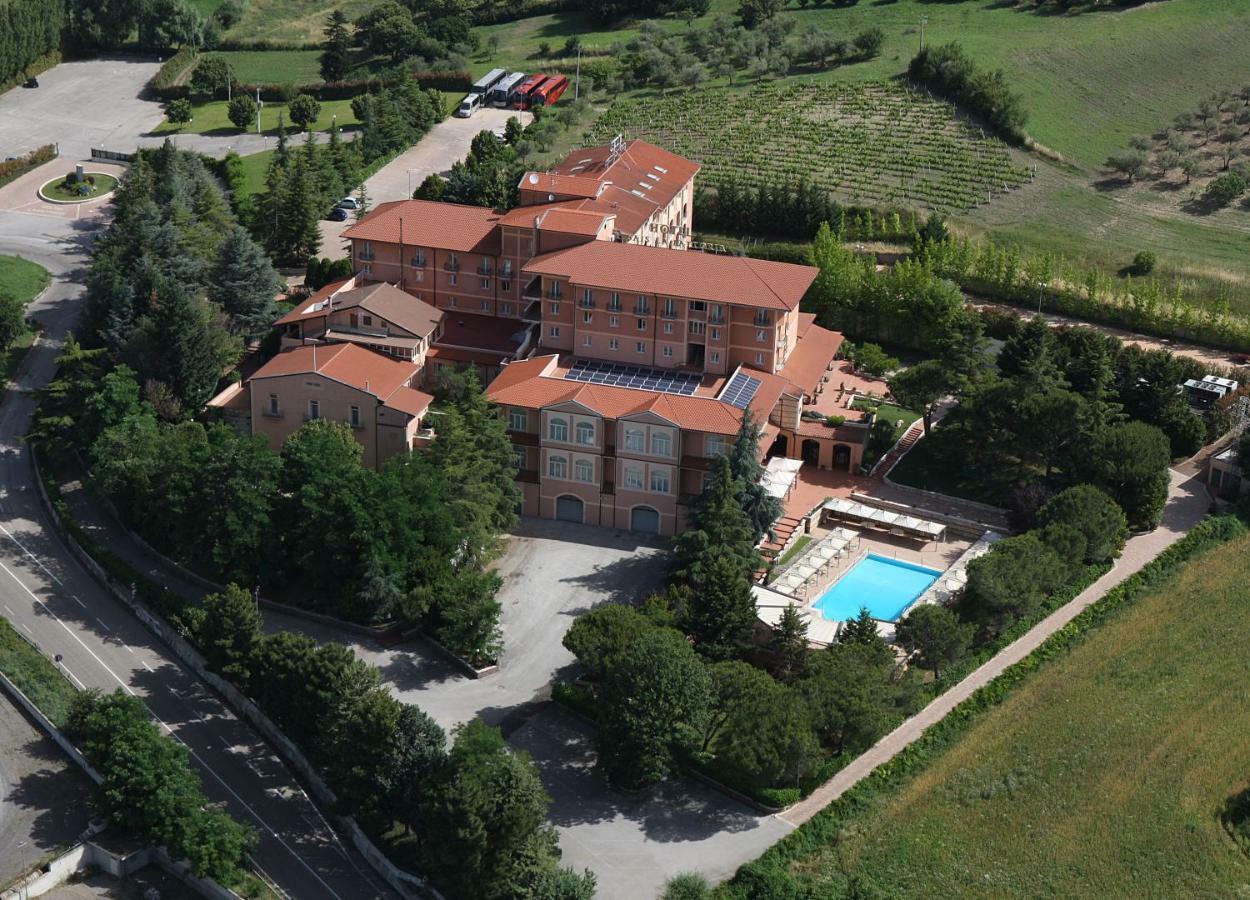 Hotel Relais La Fattoria Melfi Exterior foto